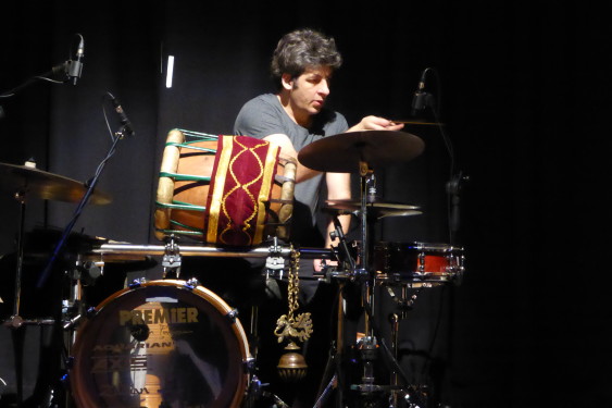 Tunji Beier with Cave In The Sky live @ Byron Theatre