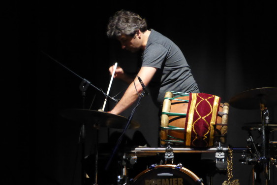 Tunji Beier with Cave In The Sky live @ Byron Theatre